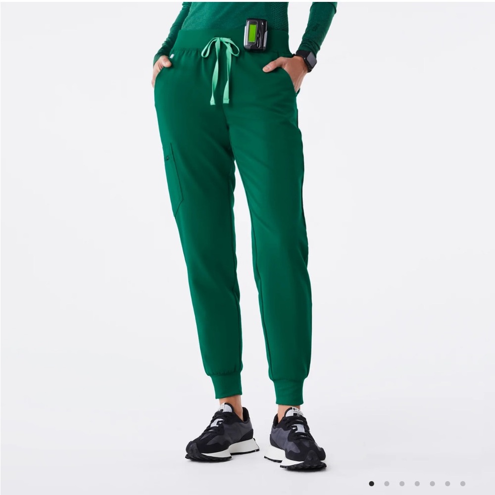 Figs Hunter Green women’s Zamora Joggers, XS petite